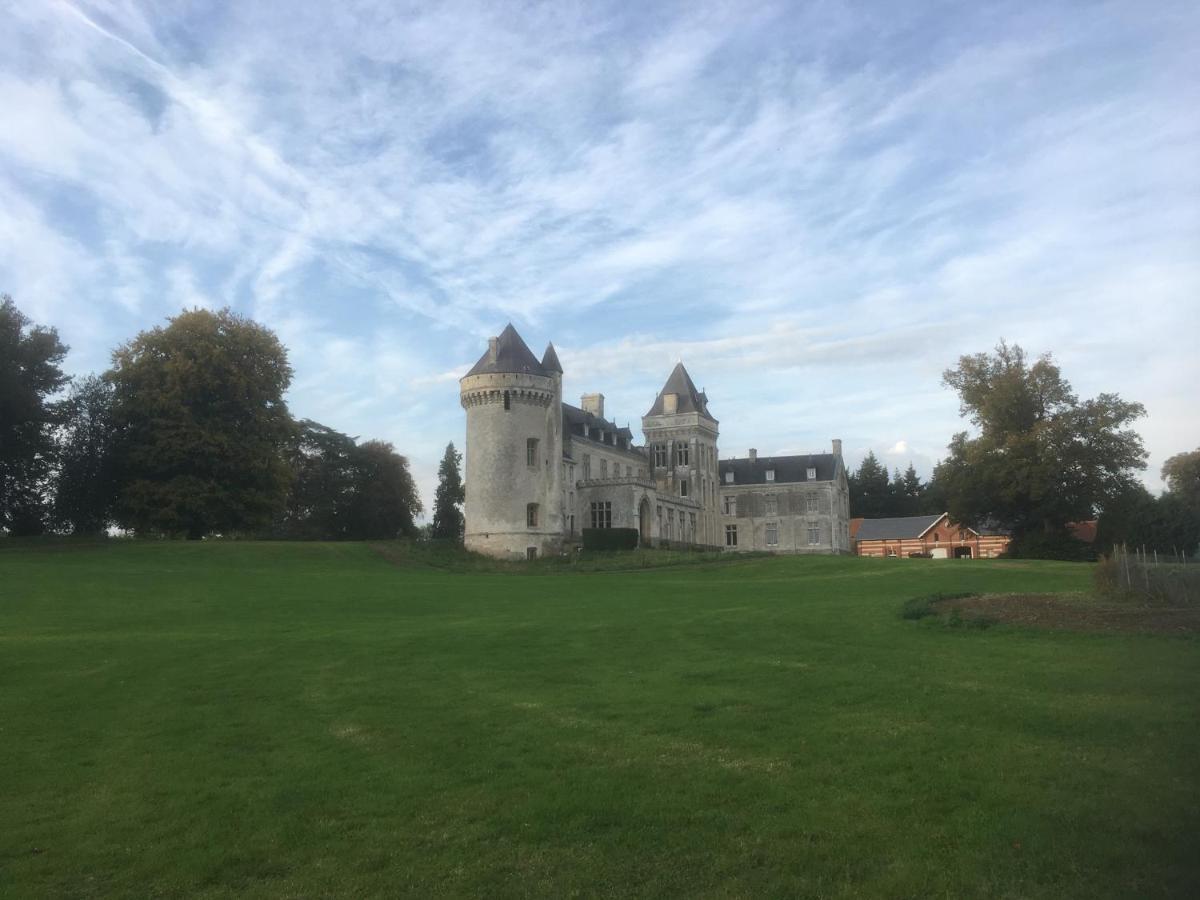 Chateau De Villers-Chatel Luaran gambar