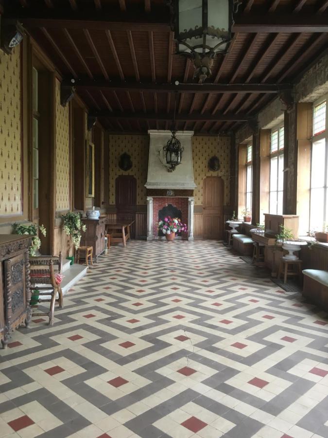 Chateau De Villers-Chatel Luaran gambar